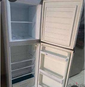 ثلاجة goldi بحالة ممتازة