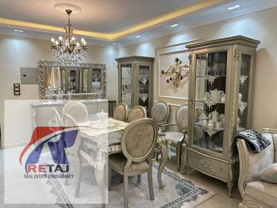 شقه مميزه للبيع في مدينه نصر متفرع من احمد فخري مالك اول و مسجله بالشهر العقاري / تشطيب الترا سوبر لوكس                                              .