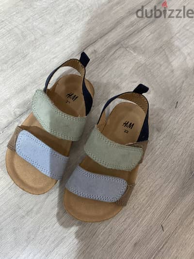 H&M sandal size 22