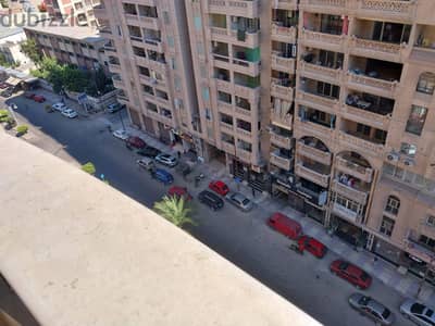 شقه سوبر لوكس بشارع زكي رجب بسموحه