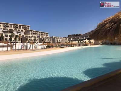 شاليه 3 غرف  للبيع على البحر seaview في العين السخنة في il monte galala بمقدم 600 الف فقط و10 سنين قسط