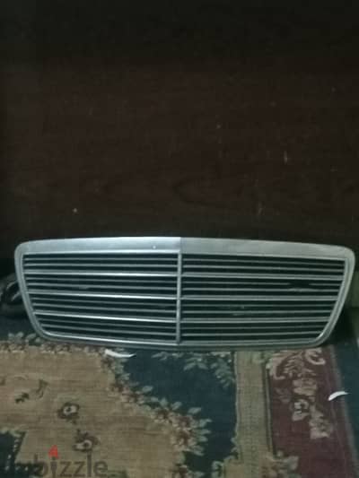 شبكة مرسيدس E 200