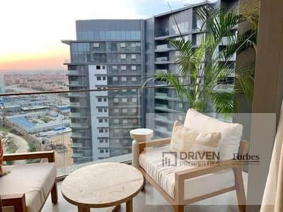 شقة متشطبة بالكامل بالمطبخ والتكييفات للبيع بالتقسيط في زد ويست الشيخ زايد ابراج زد      ZED West Sheikh Zayed Zed Towers