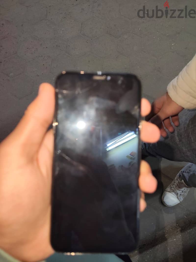 Apple - iPhone X 4