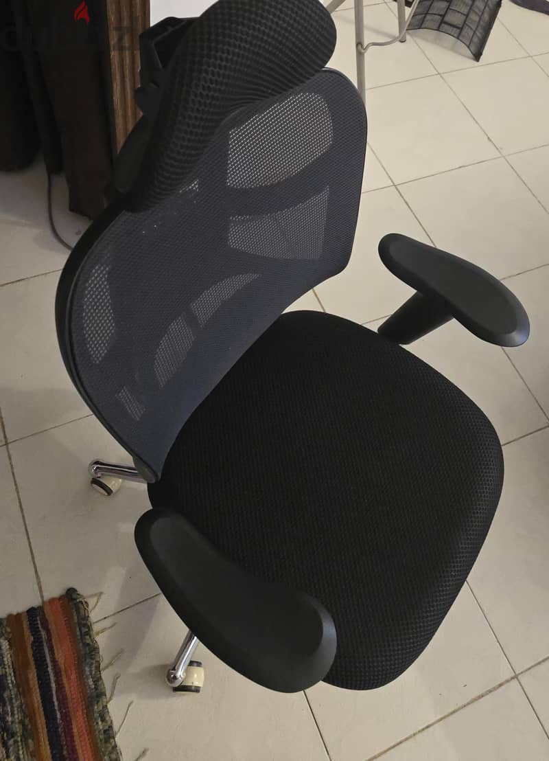 Ergonomic desk chair 4