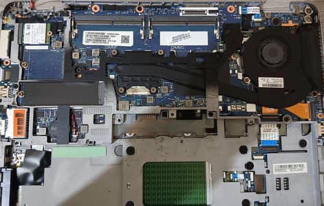 بوردة hp840 g3 تعمل بكفاءة