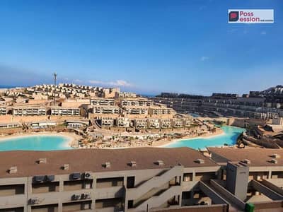 اميز سعر شاليه 110م في الماركت للبيع في المونت جلاله صف اول علي كريستال لاجون متشطب بالكامل   دقايق من بوابات العين السخنه وقريه تلال ولافيستا وبورتو