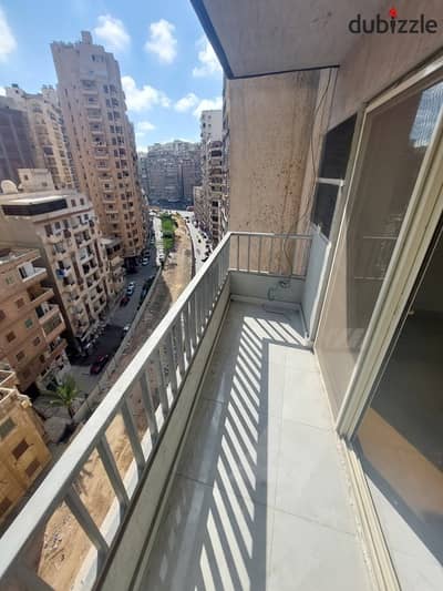 ايجار حديث فاضيه ٣ غرف ترام سيدى بشر