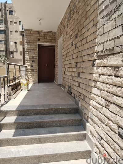 مكتب ارضى بمدخل خاص منطقة شهاب وقرب محطة مترو جامعة الدول
