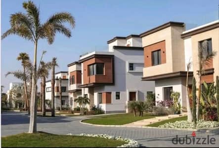 فيلا ستاند ألون استلام فوري للبيع في Azzar 2 مساحة 400 م New Cairo Ready to move pool view