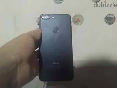 ايفون ٧بلس ١٢٨ معاه شاحنين وجراب مغير شاشه