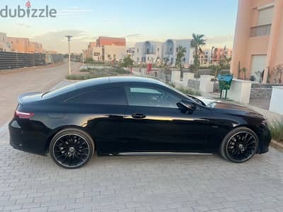 Mercedes-Benz E300 2023