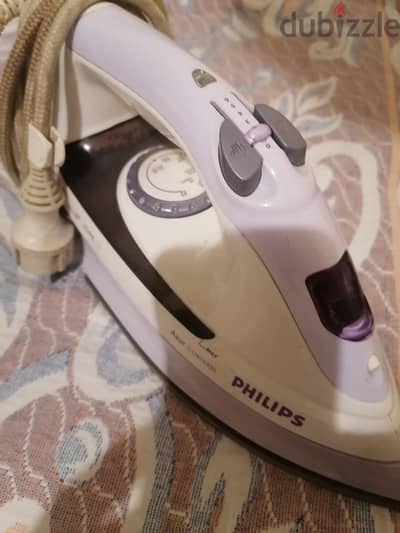 مكواة Philips Azur Cordless