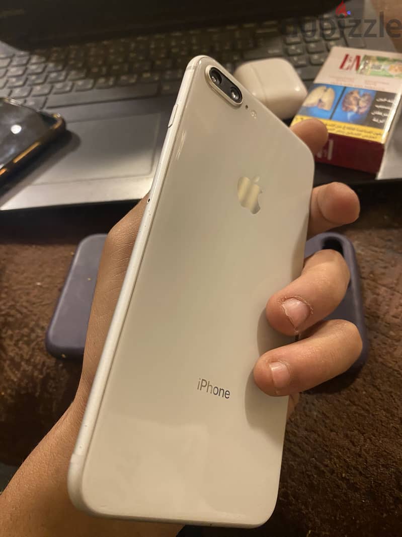 Apple - iPhone 8 Plus 1
