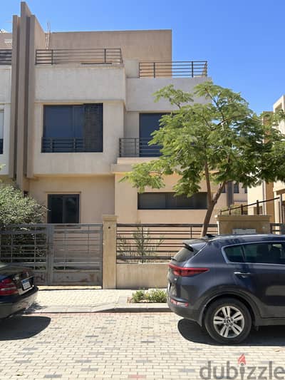 توين هاوس للبيع من المالك مباشره بالشيخ زايد