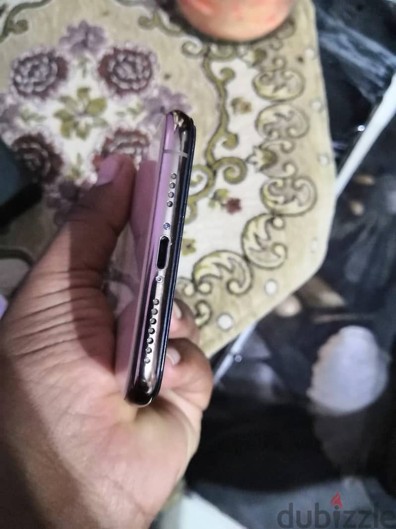 iPhone XSMAX 3