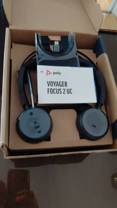 سماعه  poly voyager focus 2 Uc