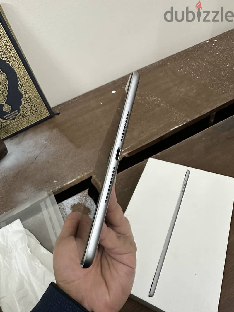 I pad mini 4 (model A1550) 5