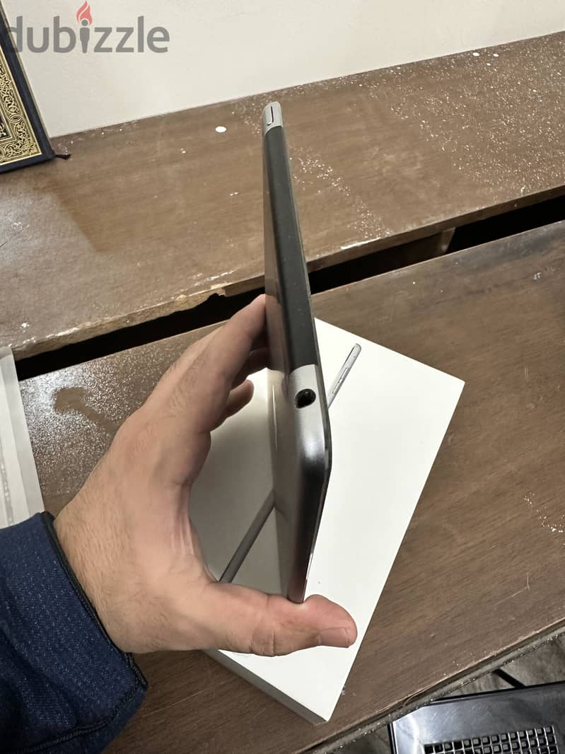 I pad mini 4 (model A1550) 3