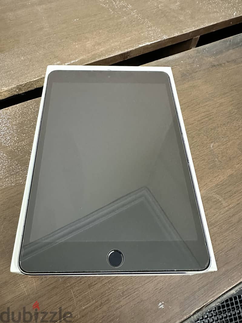 I pad mini 4 (model A1550) 7