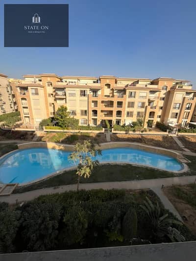 Penthouse for sale in a prime location overlooking a landscaped area. Ready to move and viewing, at a price lower than the company's price in Stone