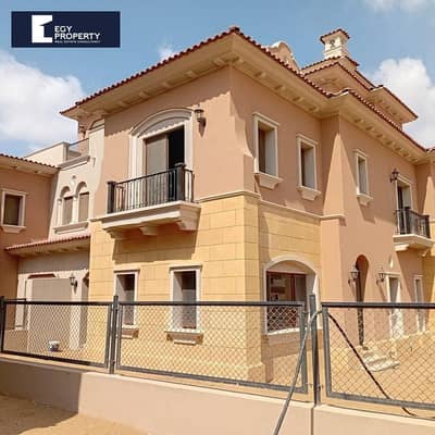 تاون هاوس مميز للبيع في سيتي جيت القاهرة الجديدة بمساحات رائعة وتقسيط 4 سنوات