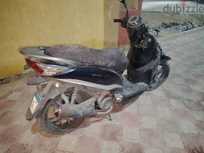 Sym St200
