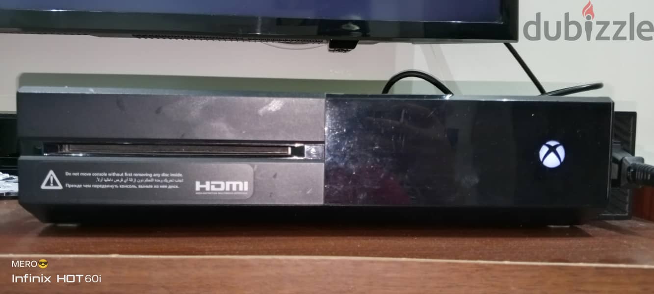 Xbox One  1TB + Controller + Kinect 3