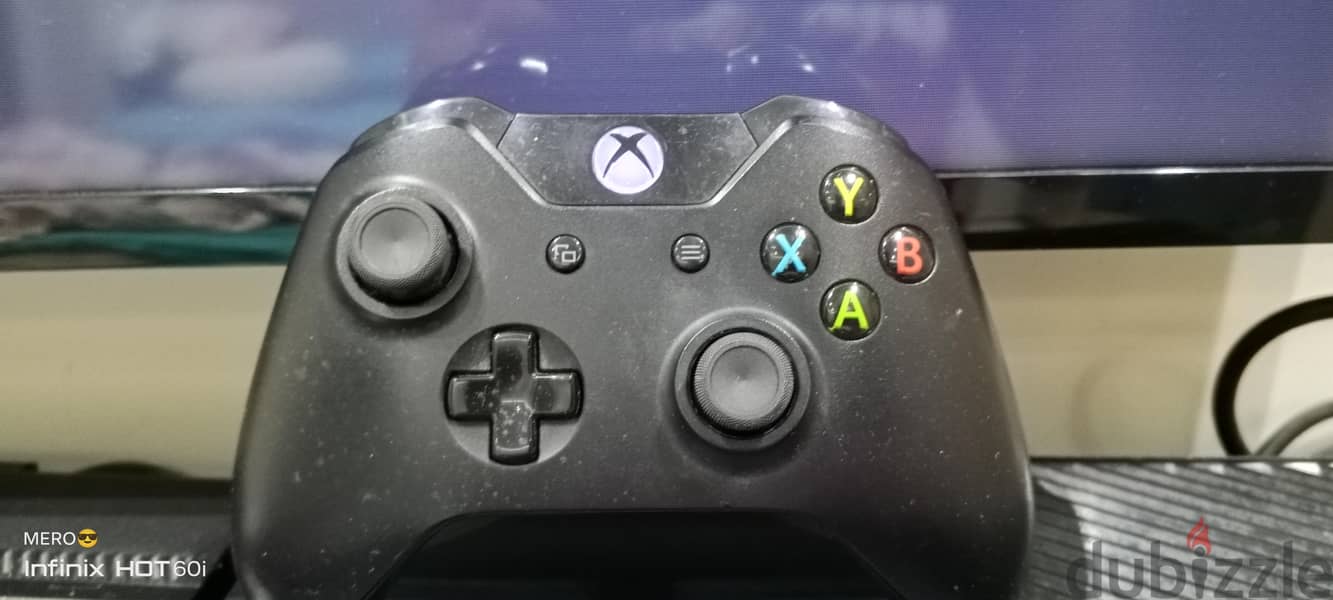 Xbox One  1TB + Controller + Kinect 4