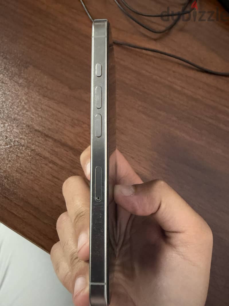 Apple - iPhone 16 Pro 3