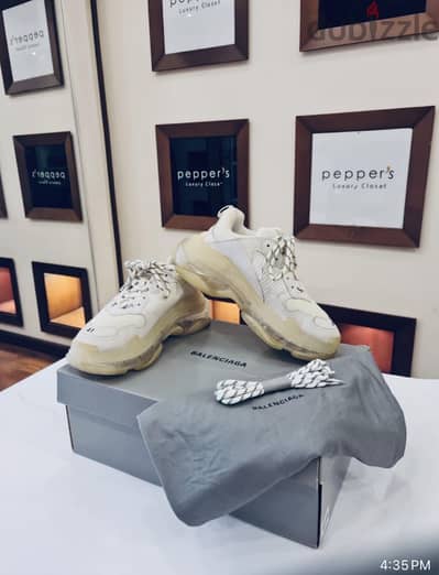 As new white balenciaga sneaker