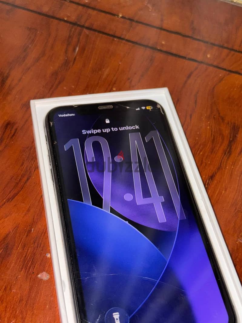 Apple - iPhone 11 11