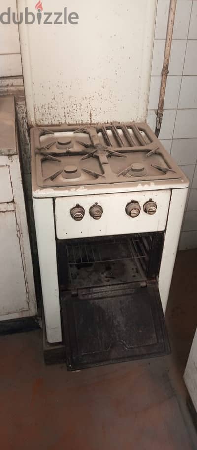 مطبخ كامل مستعمل بتجاز و وحده تخزين و حلل