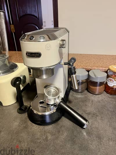 DeLonghi Dedica EC685 Espresso Machine – perfect Condition (Like New)