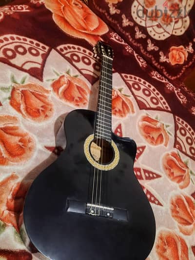 جيتار كلاسيك فيتنس Fitness CG109C Cutaway guitar  - حالة ممتازة