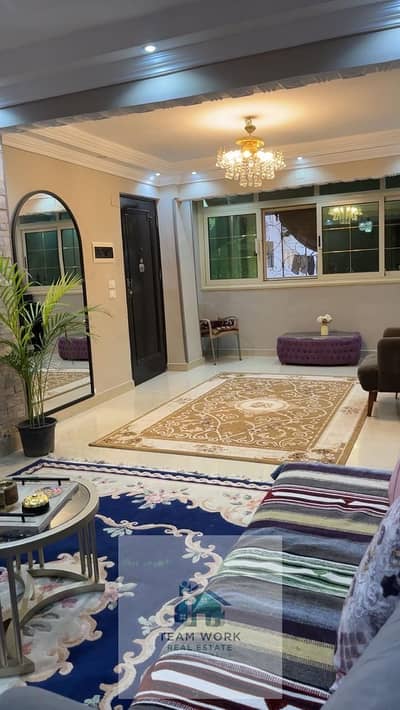 لقطة للإيجار المفروش: شقة بجوار كافة الخدمات في الحي الأول  مج 5 الشيخ زايد Furnished apartment for rent: Located near all services in District 1, Bl