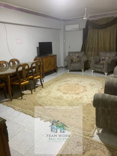 لقطة للإيجار المفروش: شقة دور أول بفرش حديث جنب سنتر الوجيه الحي 13 Furnished apartment for rent: First floor apartment with modern furnishings, next