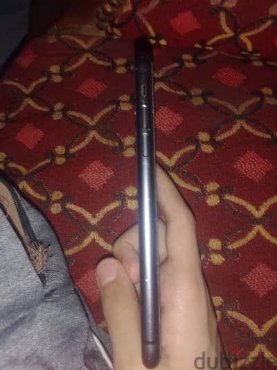 Apple - iPhone 11