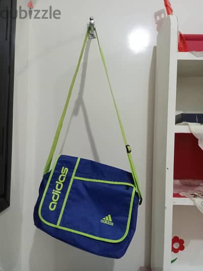 شنطه adidas
