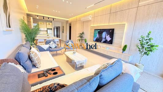  للإيجار سيزون أو سنوي – فرصة لا تتكرر داخل Hacienda Bay   شاليه فاخر جدًا + أول مرة إيجار + فرش جديد بالكامل Luxury   لوكيشن نادر جدًا (VIP Location)  فيو بانوراما مفتوح على الجولف بالكامل  + إطلالة مباشرة على البحيرات  هدوء + خصوصية + صفاء كام