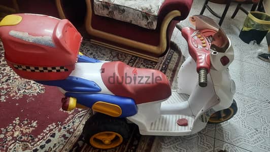 موتوسيكل بلاستيك كبير بحاله جيده