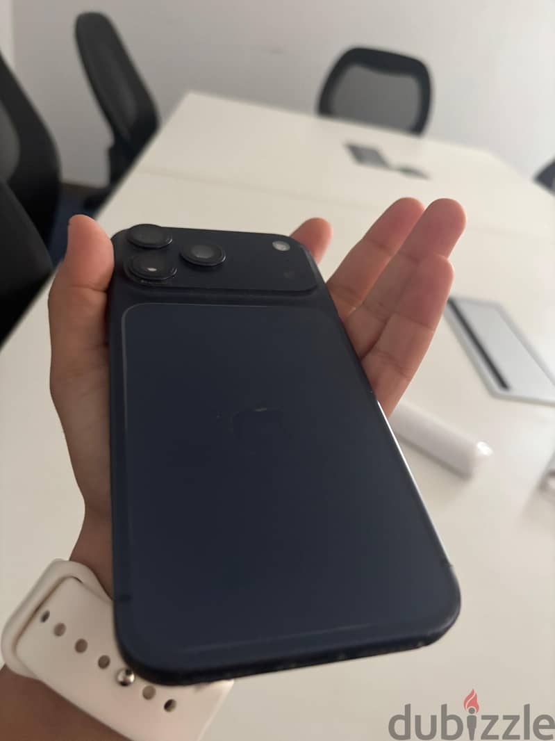 Apple - iPhone 17 Pro Max 2