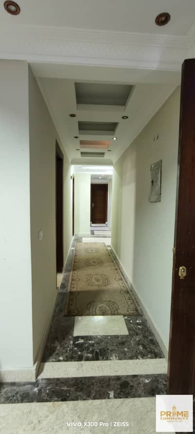 Duplex for Sale 250m Located in one of the most prestigious neighborhoods of Sheikh Zayed City in the Seventh District Fourth Neighborhood cl