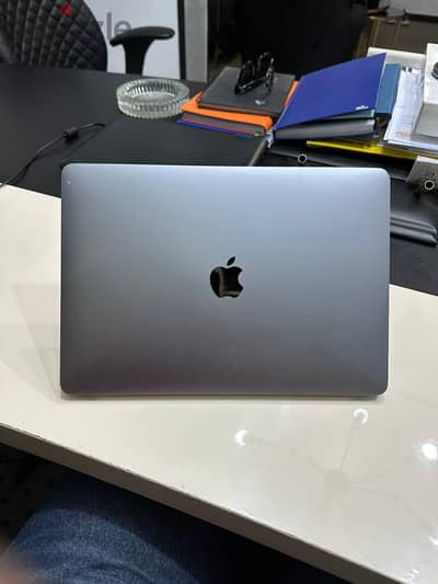 MacBook pro 2016 touch bar 13 inch