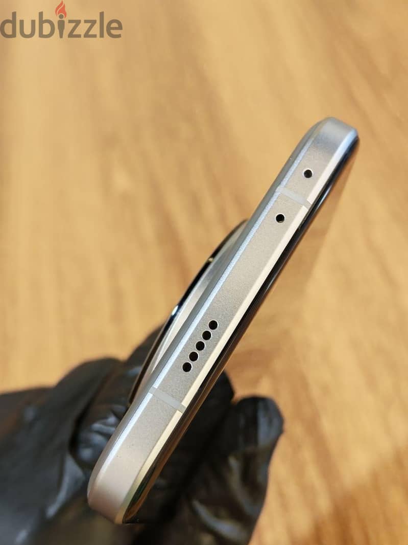 Honor Magic7 Pro 4
