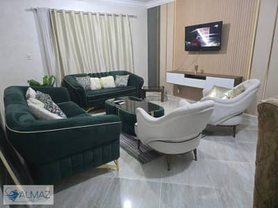 شقه مفروشه 140 متر للايجار في كمبوند دار مصر القرنفل التجمع الاول يقع بالقرب من التسعين الشمالي يواجه بوابة 24 لمدينة الرحاب