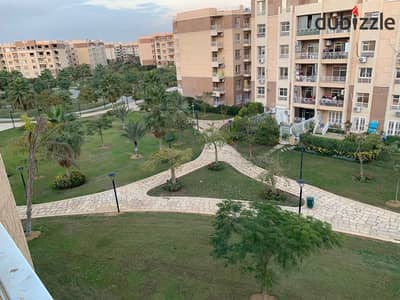 For rent, there is a law in my city B11 View Garden 116 meters, third floor, 3 rooms, 2 bathrooms, Egyptian family only