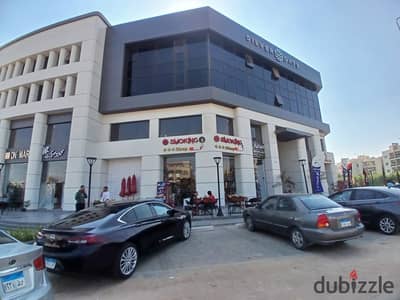 محل تجاري للإيجار في مول سيلفر جيت – ناصية بواجهة مميزة