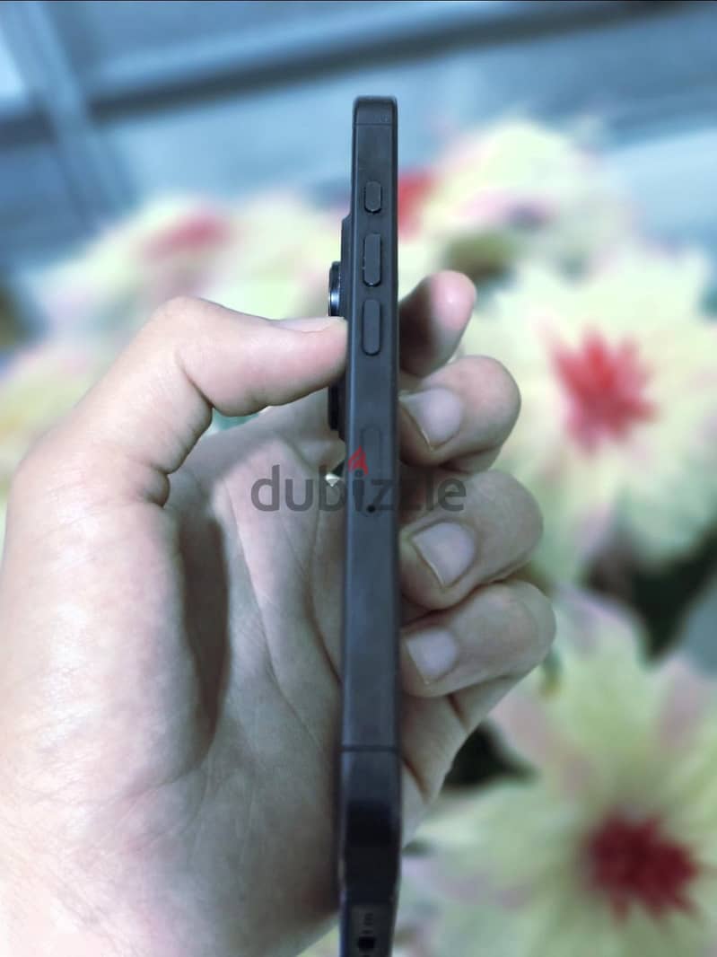 Apple - iPhone 16 Pro 2