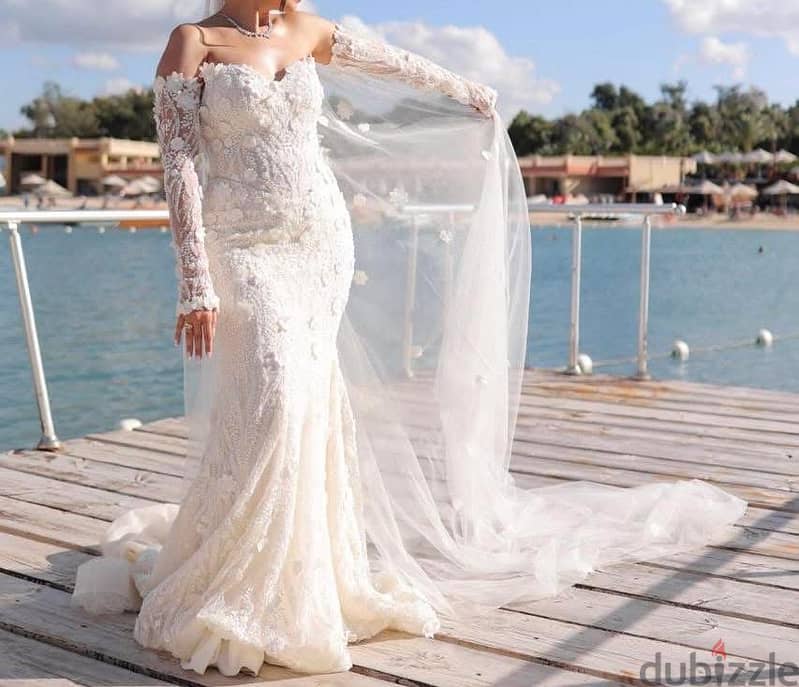 Luxury wedding dress 11
